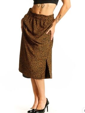 J Crew Spotted Midi Length Pull On Skirt. Size medium.